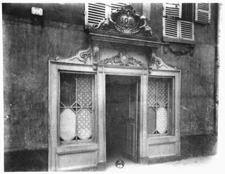 Ingång till en bordell i Paris, rue de Suffren 106, omkring 1900